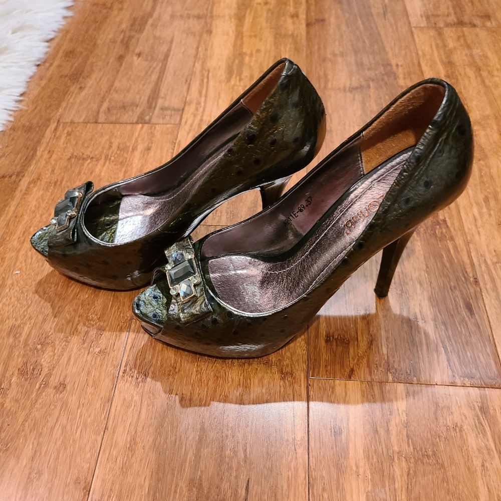 Lanzoni Pumps
